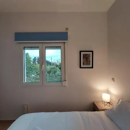 Oresti's House Λουτράκι